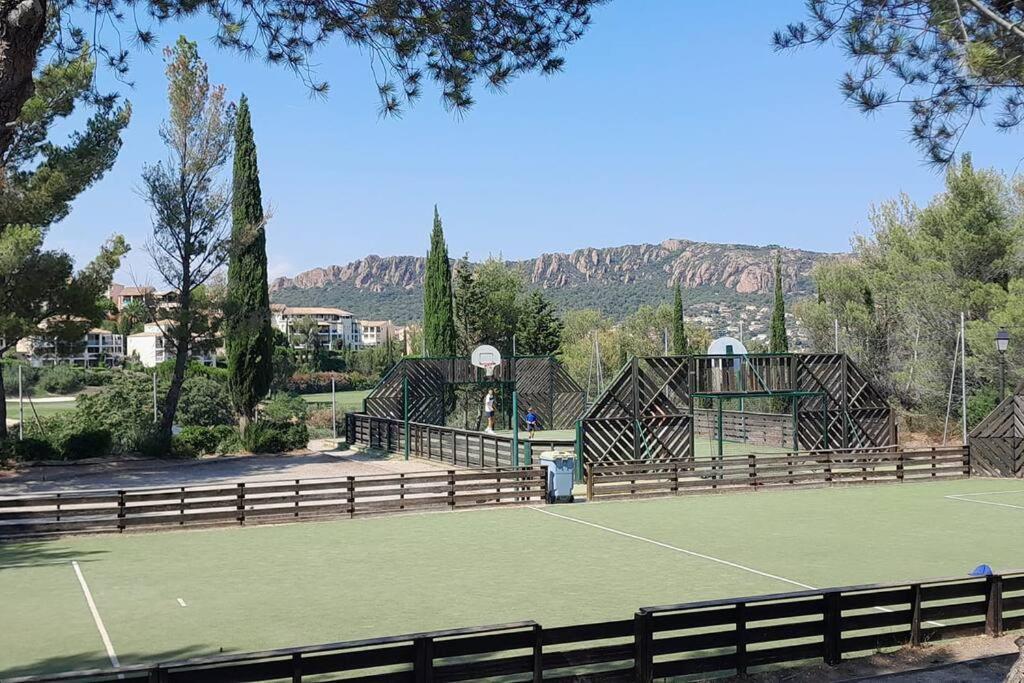 Dans Un Cadre D'Exception, Vue Mer Panoramique A Agay Cote D'Azur, Village Vacances Cap Esterel, T2 Avec Jardin, Golf, Climatisation, Wifi, 5 Piscines Сен-Рафаель Екстер'єр фото
